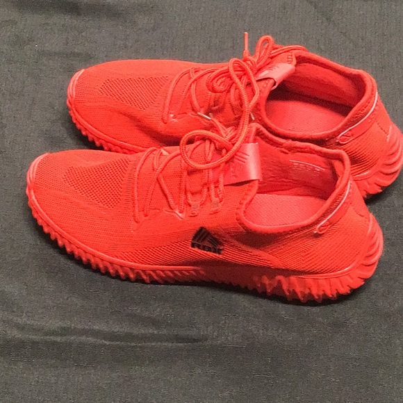 REEBOK RUNNING SHOES - Picture 4 of 8